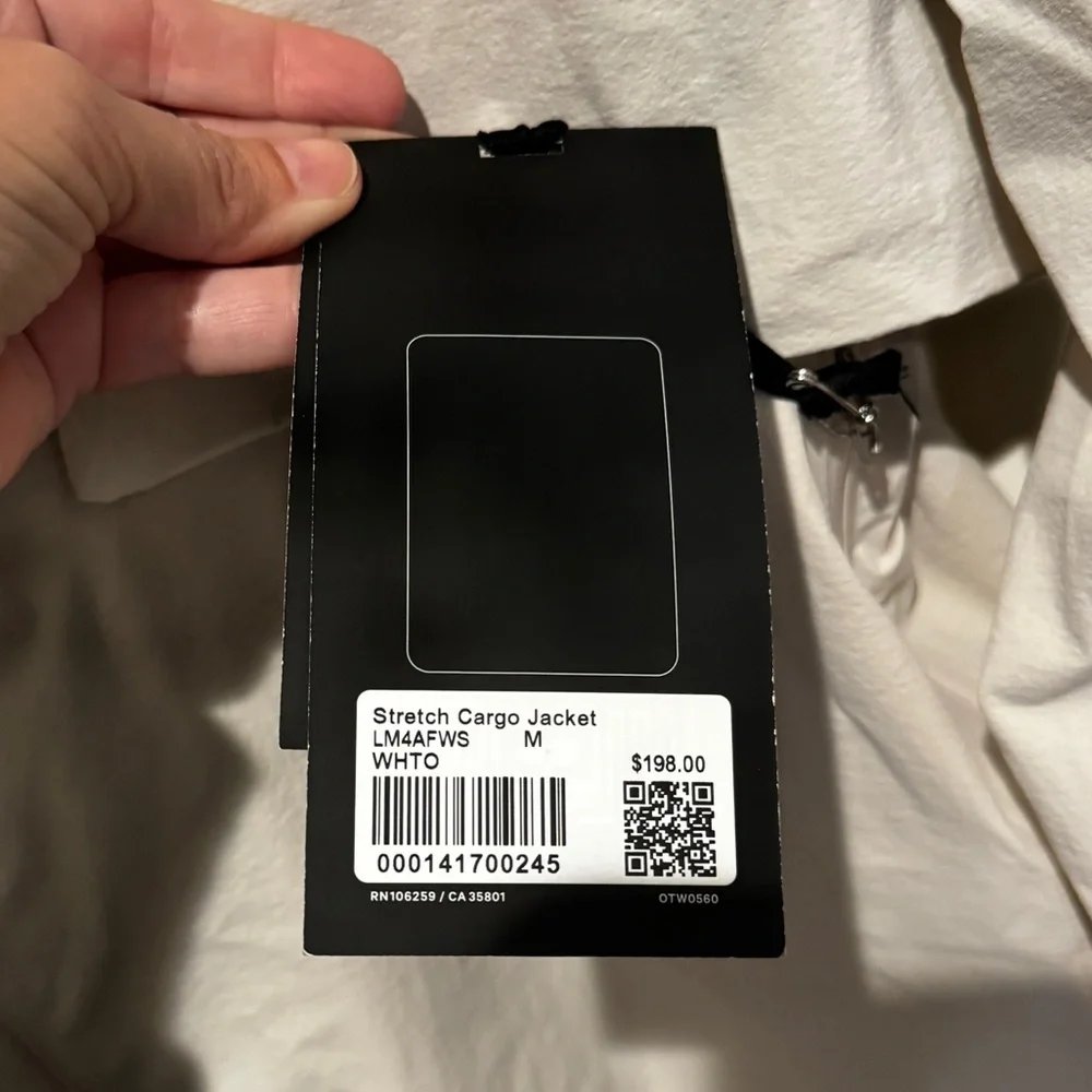 Lululemon Men's Stretch Cargo Jacket - Picture 4 of 10